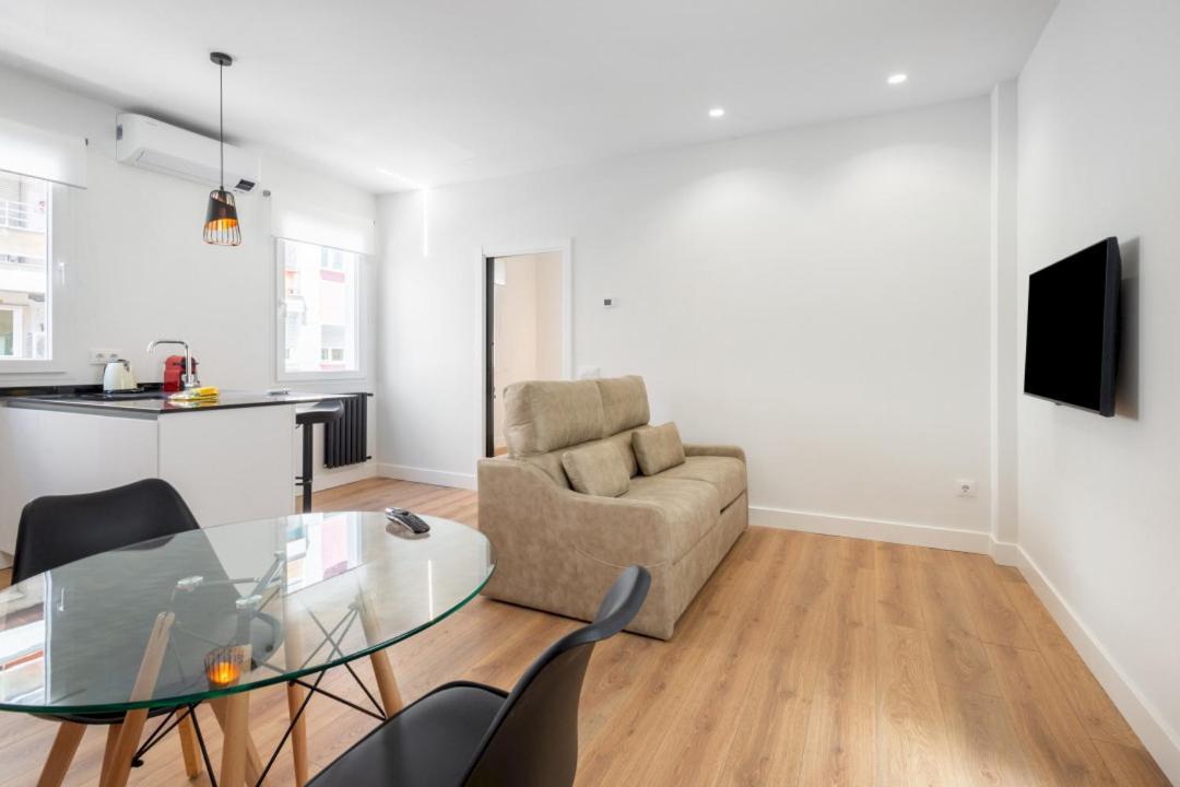 1 Bedroom 1 Bathroom Furnished - Salamanca - Modern - Mintystay Madrid Kültér fotó